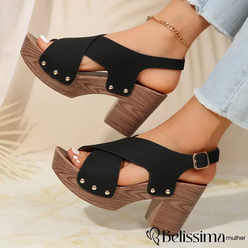 Sandálias Femininas Plataforma – Salto Alto de 8cm com Peep Toe, Slingback com Alça Traseira e Fivela, Solado em Borracha e Salto Cunha